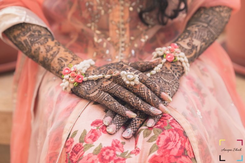 top-5-bridal-mehendi-artists-in-ahmedabad-who-can-stun-you-with-their-designs